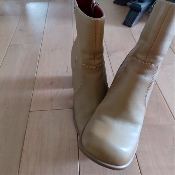 Because - Picture 4 of 4